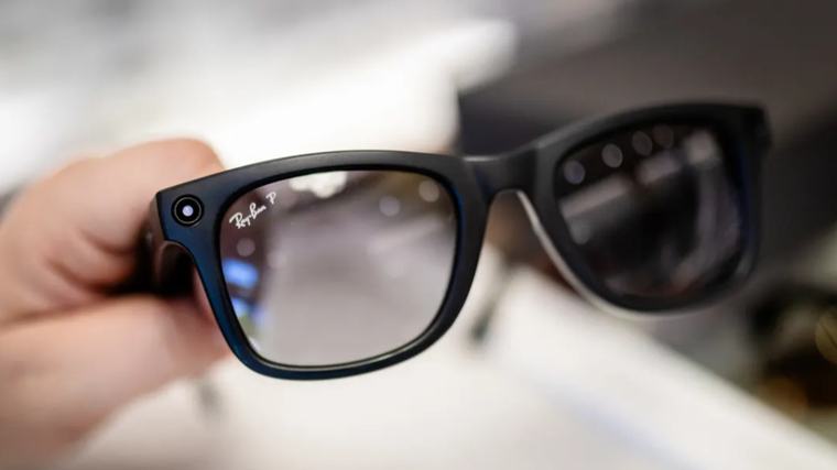 Uni student penalised after being caught wearing smart glasses in test